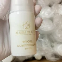 Флюид осветляющий с  SPF 20